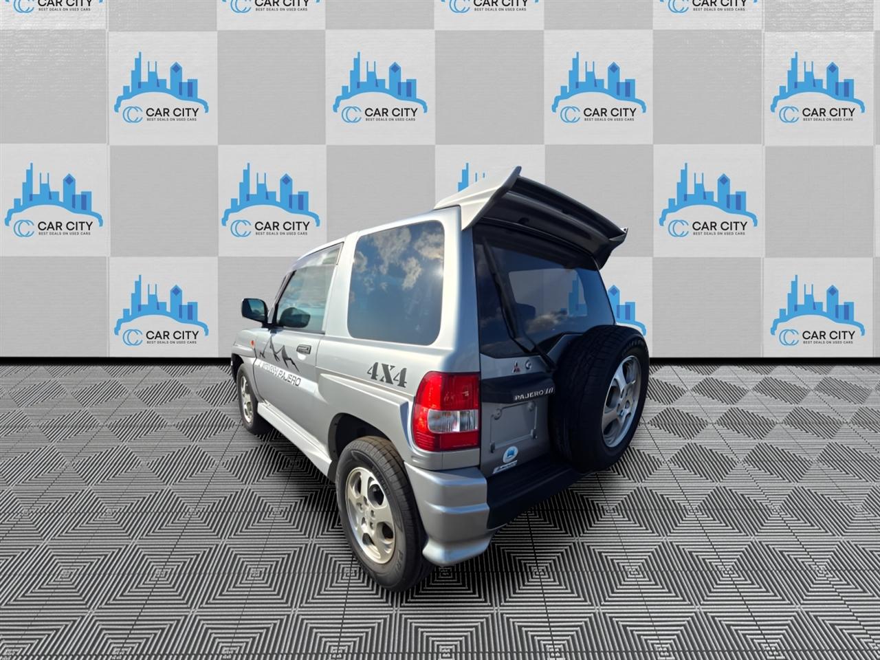 Mitsubishi Pajero  1998