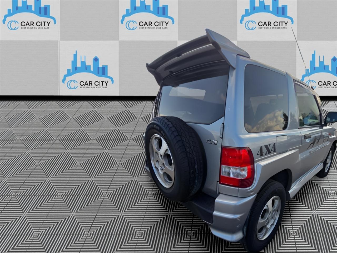 Mitsubishi Pajero  1998