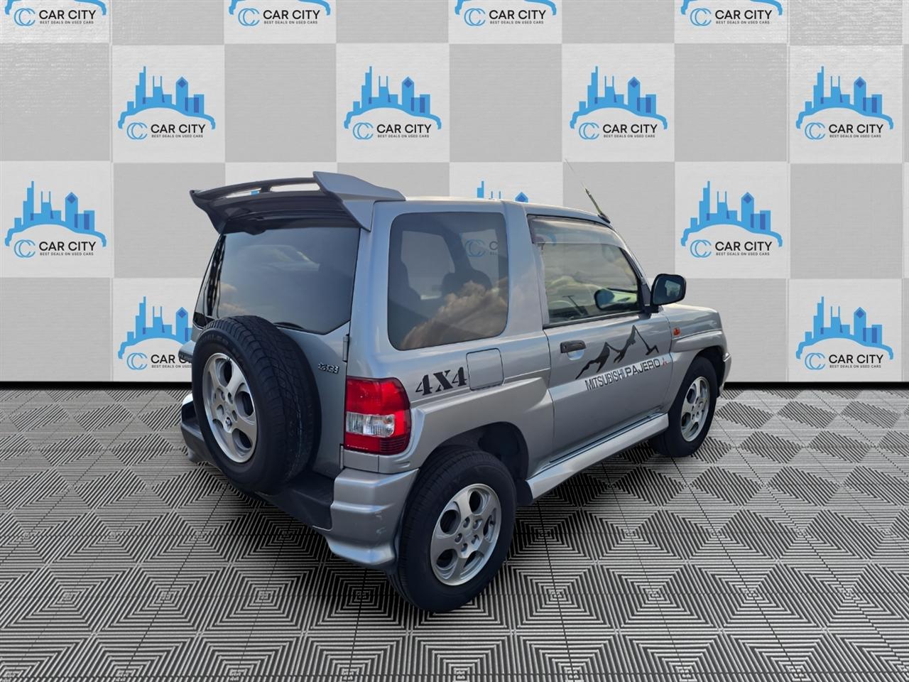 Mitsubishi Pajero  1998