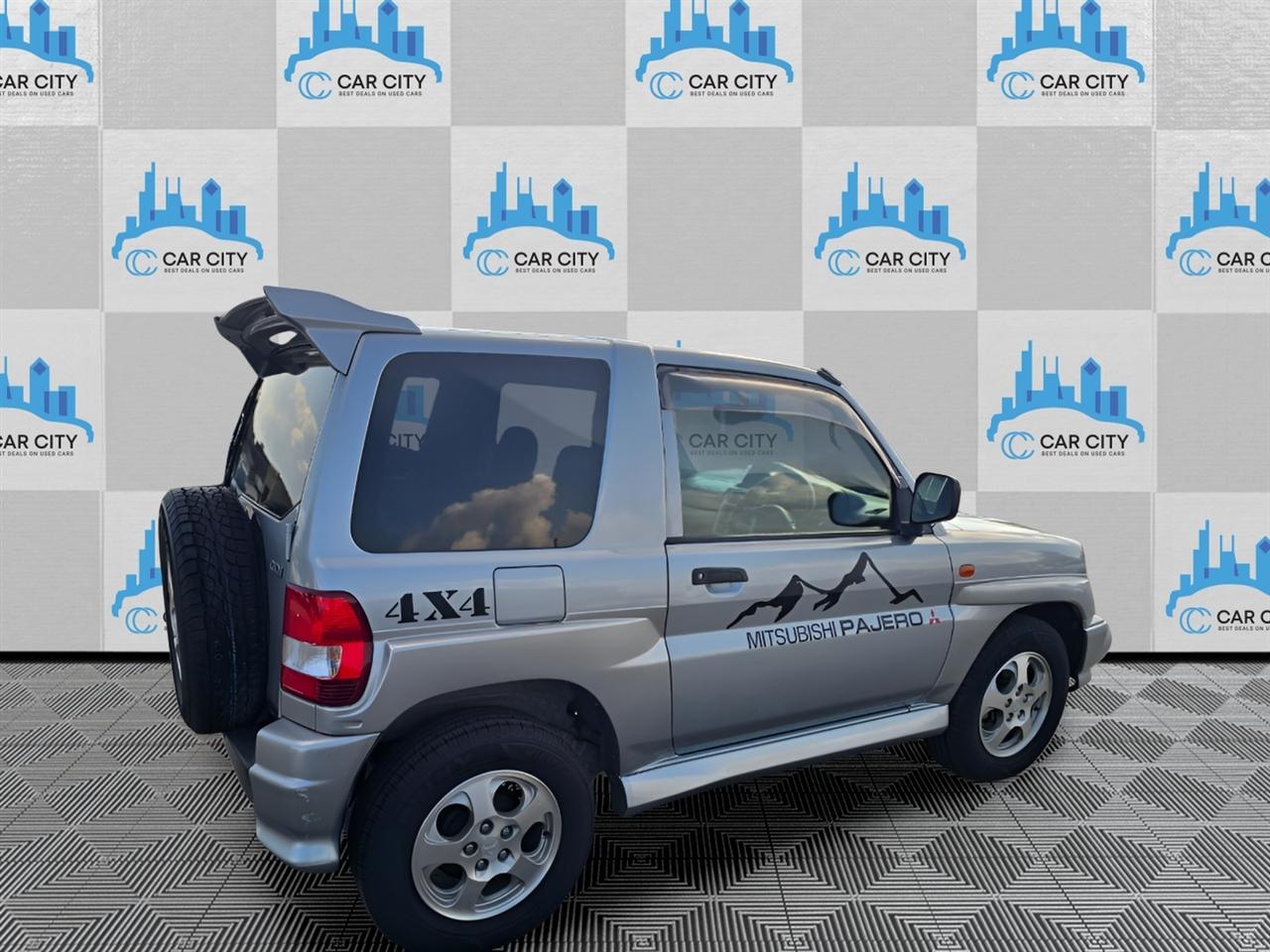 Mitsubishi Pajero  1998