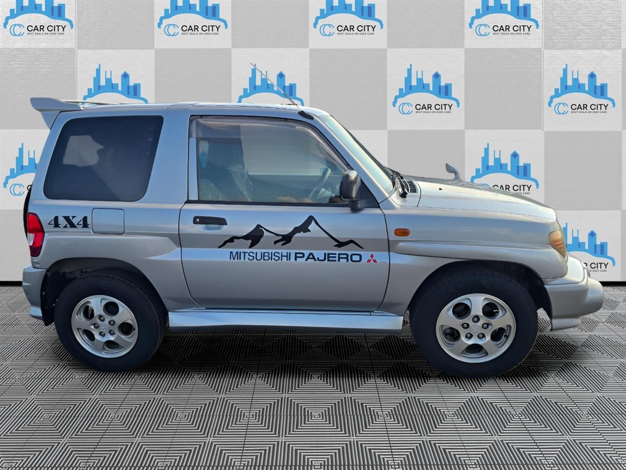 Mitsubishi Pajero  1998