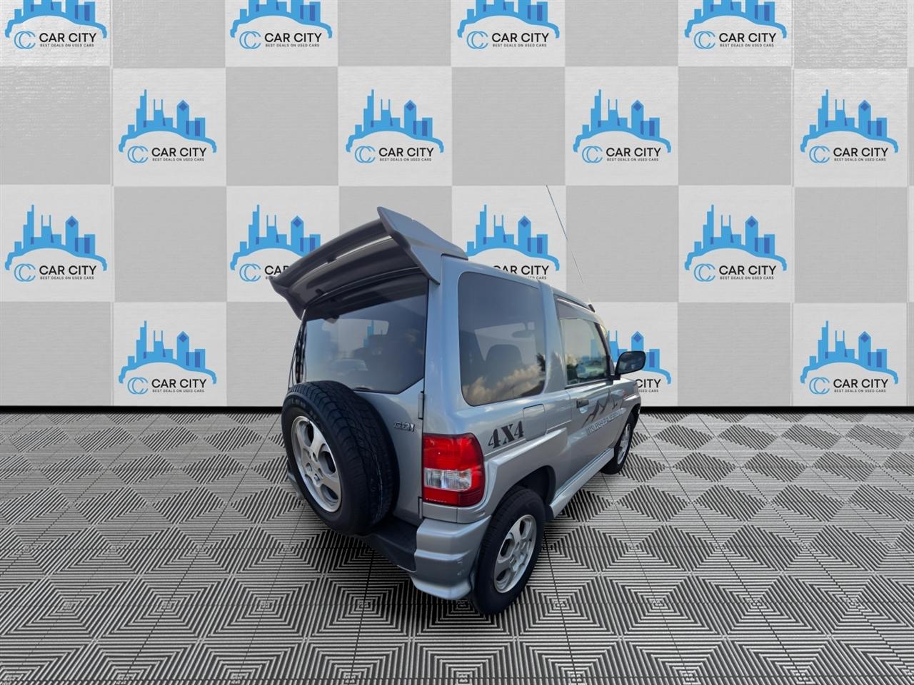 Mitsubishi Pajero  1998