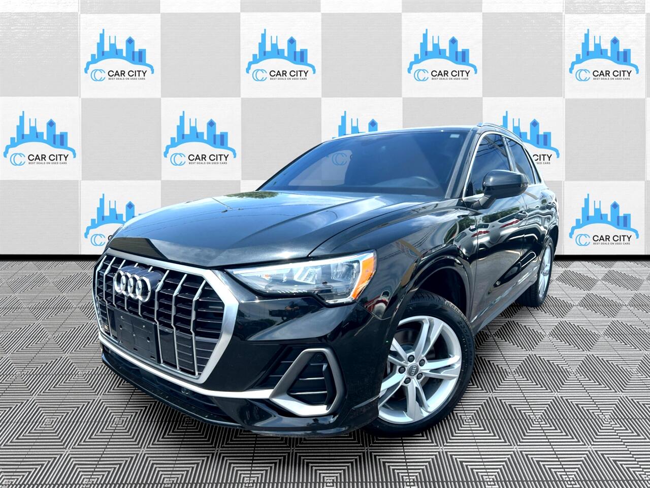 2020 Audi Q3 S line Premium quattro