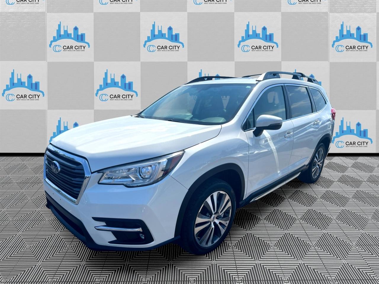 View vehicle photo 3