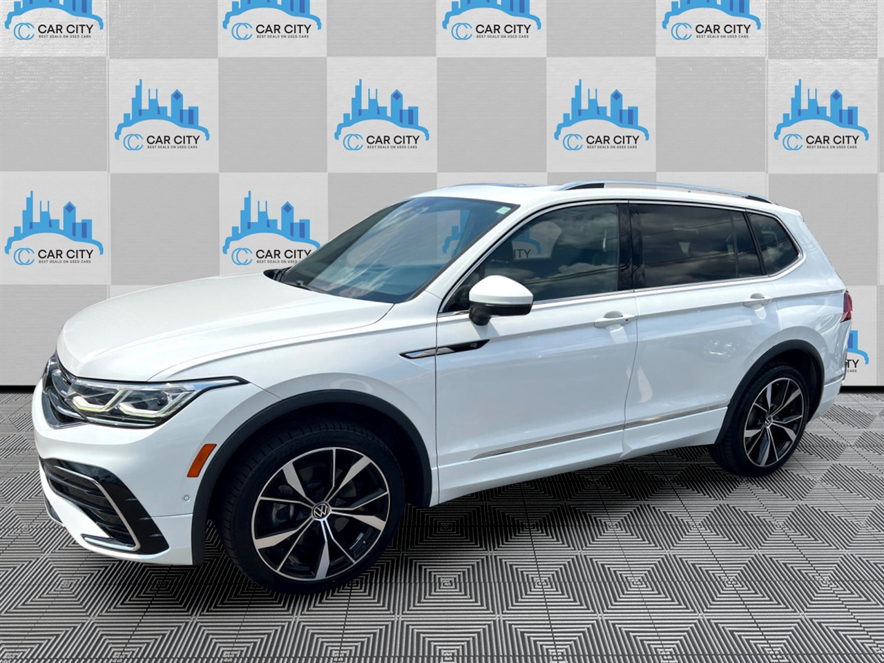 Volkswagen Tiguan SEL R-Line 4MOTION 2022