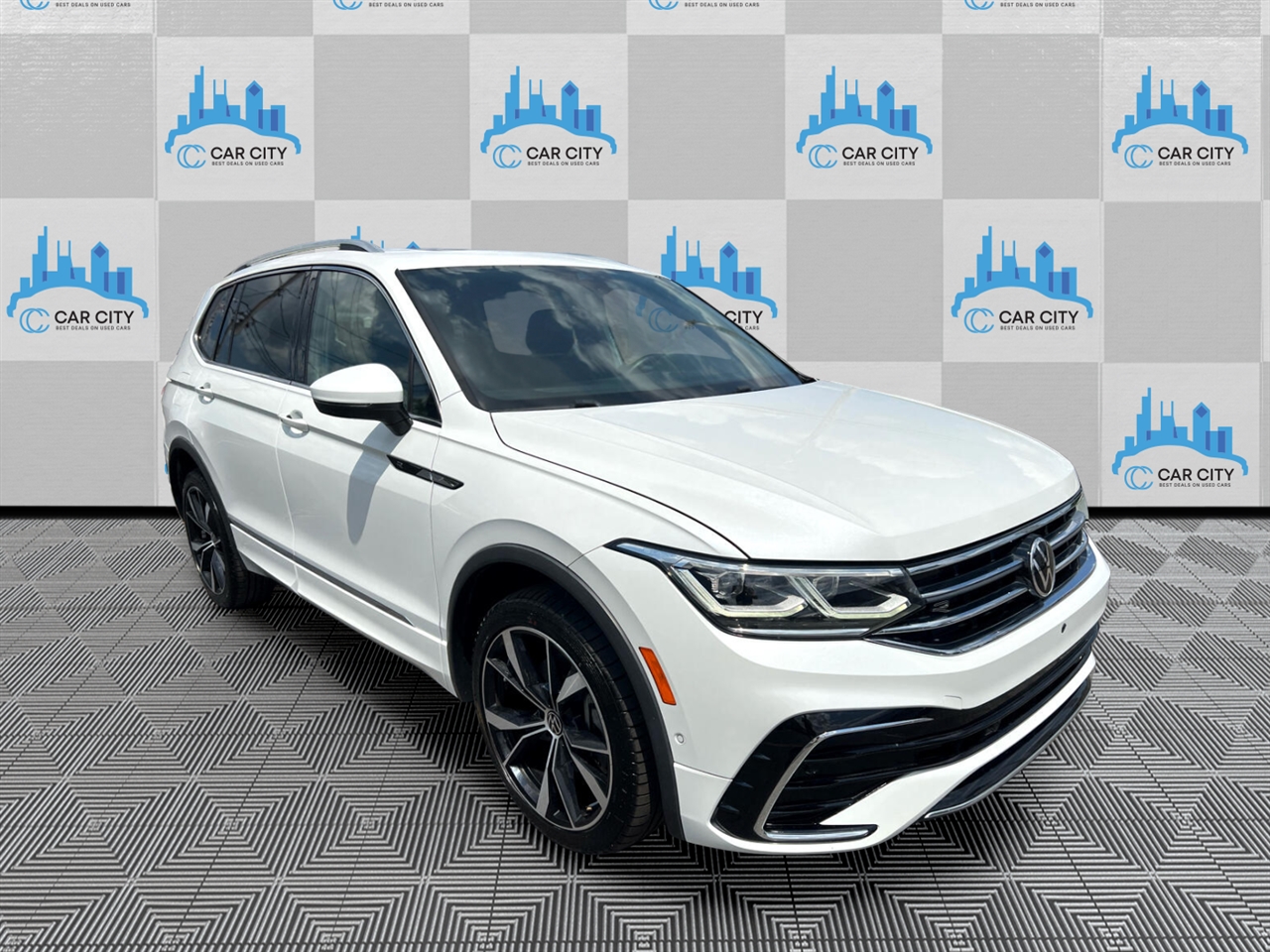 Volkswagen Tiguan SEL R-Line 4MOTION 2022