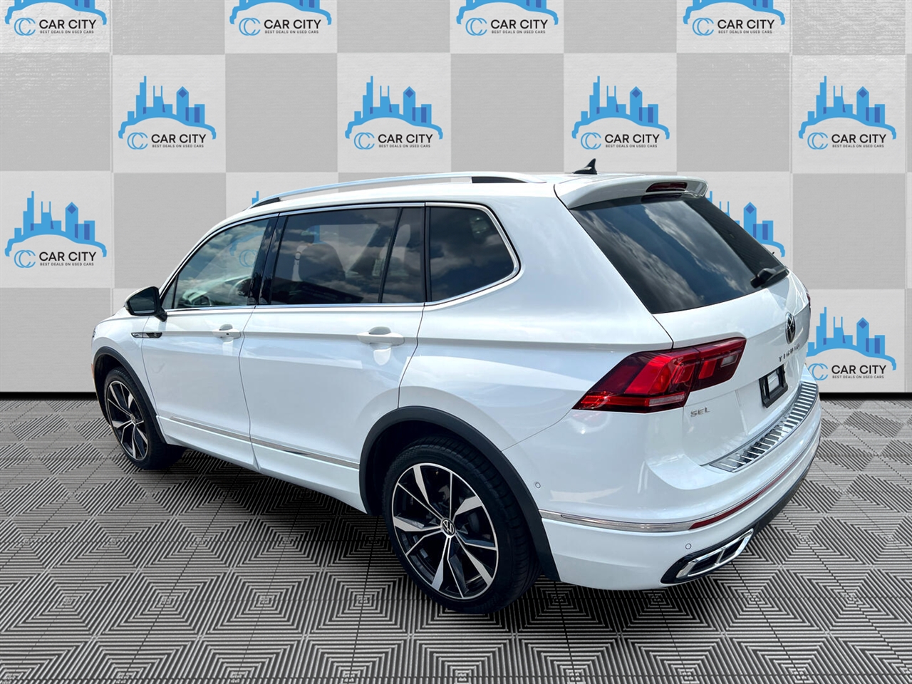 Volkswagen Tiguan SEL R-Line 4MOTION 2022
