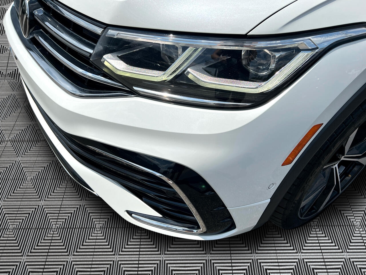 Volkswagen Tiguan SEL R-Line 4MOTION 2022