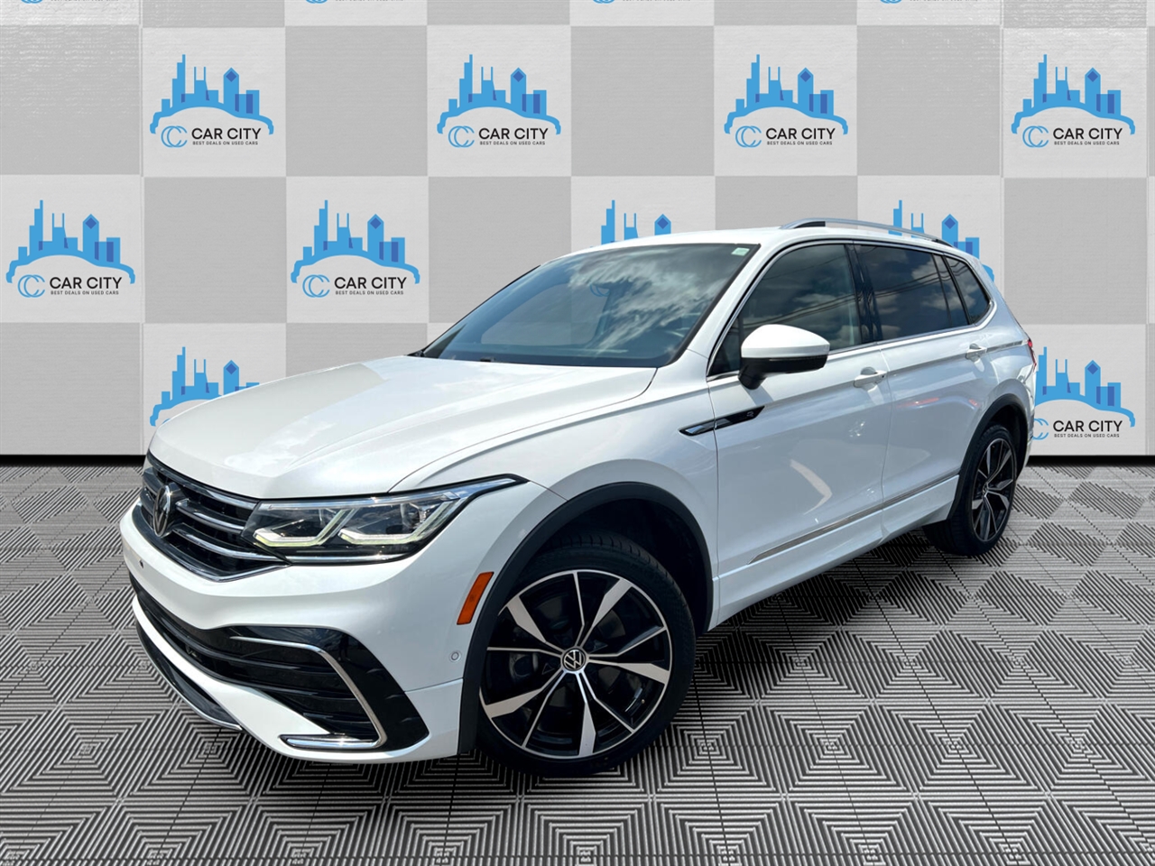 Volkswagen Tiguan SEL R-Line 4MOTION 2022