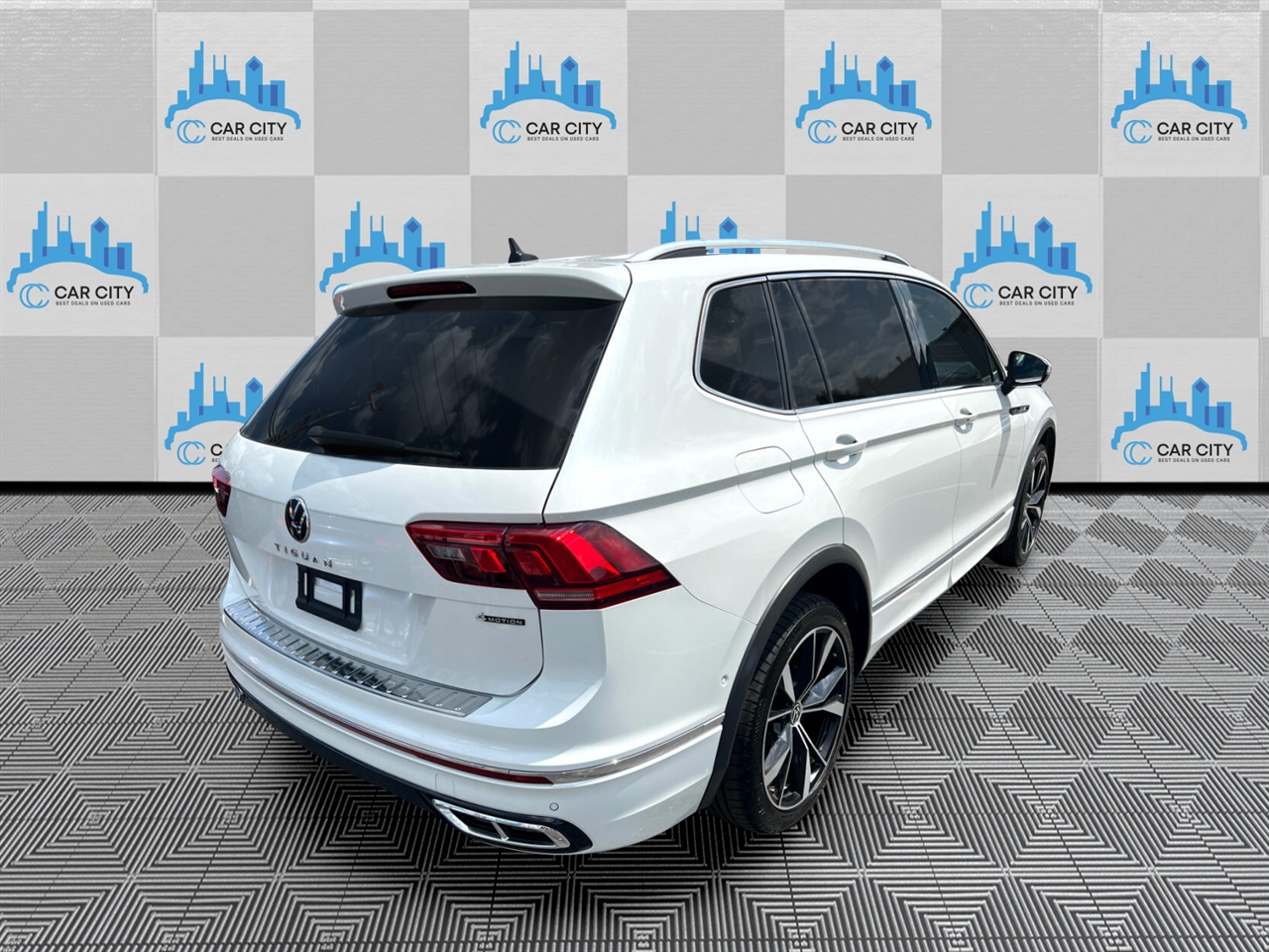 Volkswagen Tiguan SEL R-Line 4MOTION 2022