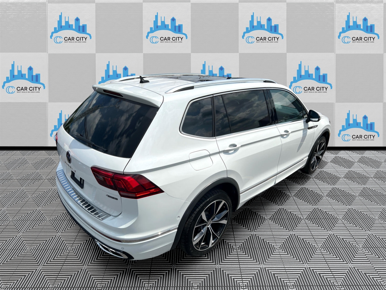 Volkswagen Tiguan SEL R-Line 4MOTION 2022