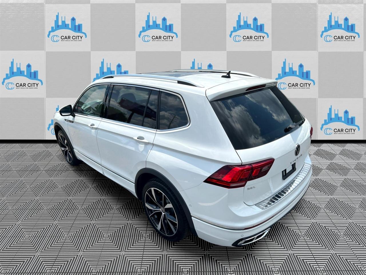 Volkswagen Tiguan SEL R-Line 4MOTION 2022