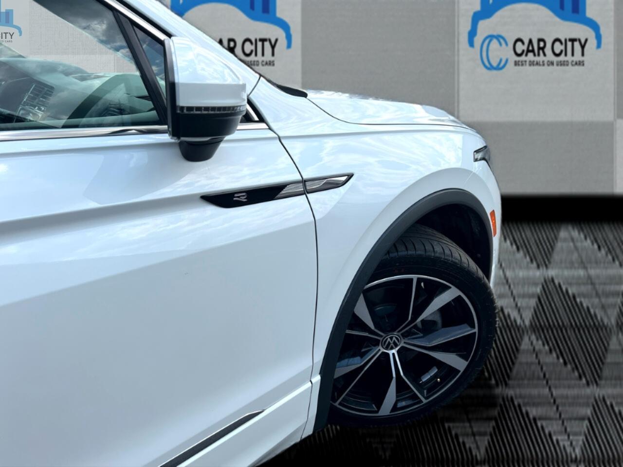 Volkswagen Tiguan SEL R-Line 4MOTION 2022