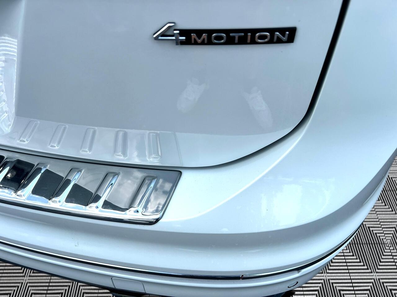 Volkswagen Tiguan SEL R-Line 4MOTION 2022