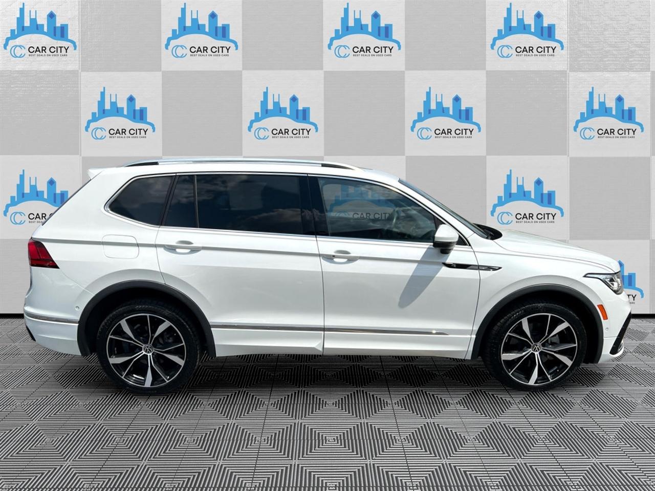 Volkswagen Tiguan SEL R-Line 4MOTION 2022