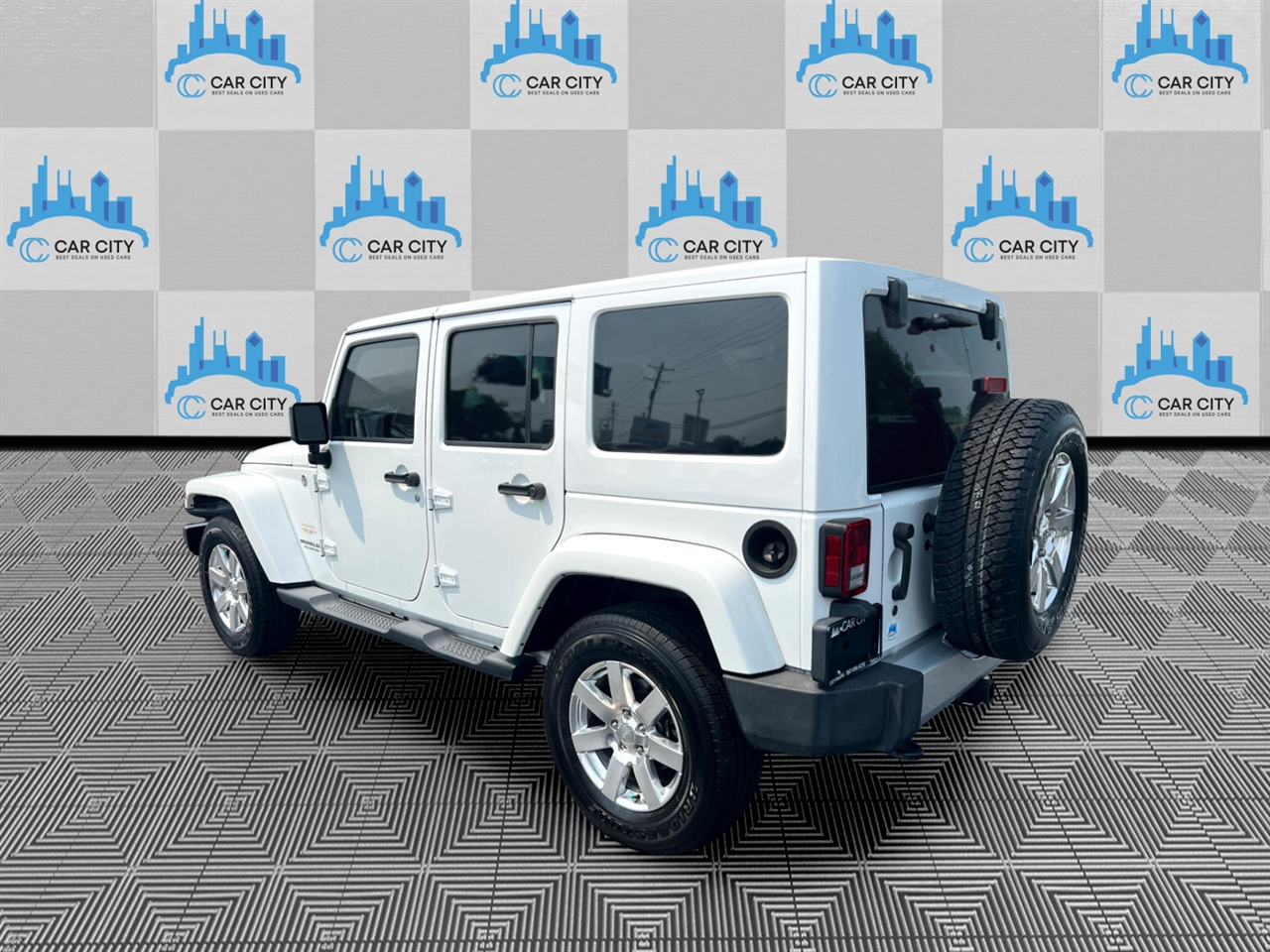 Jeep Wrangler Unlimited Sahara 4WD 2015