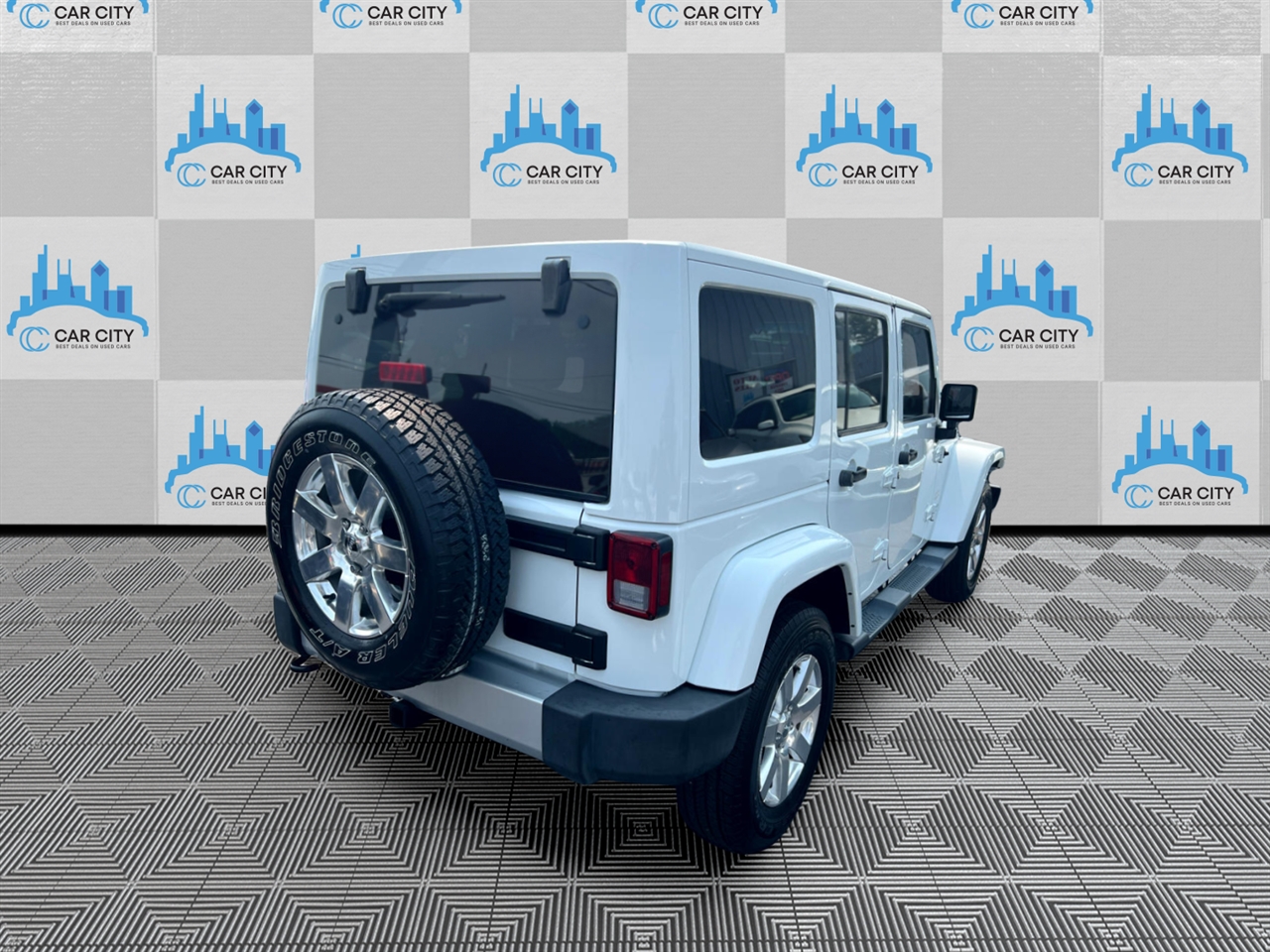 Jeep Wrangler Unlimited Sahara 4WD 2015