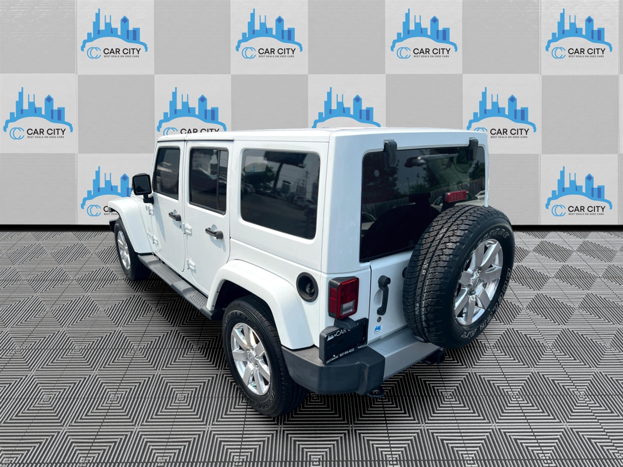 Jeep Wrangler Unlimited Sahara 4WD 2015