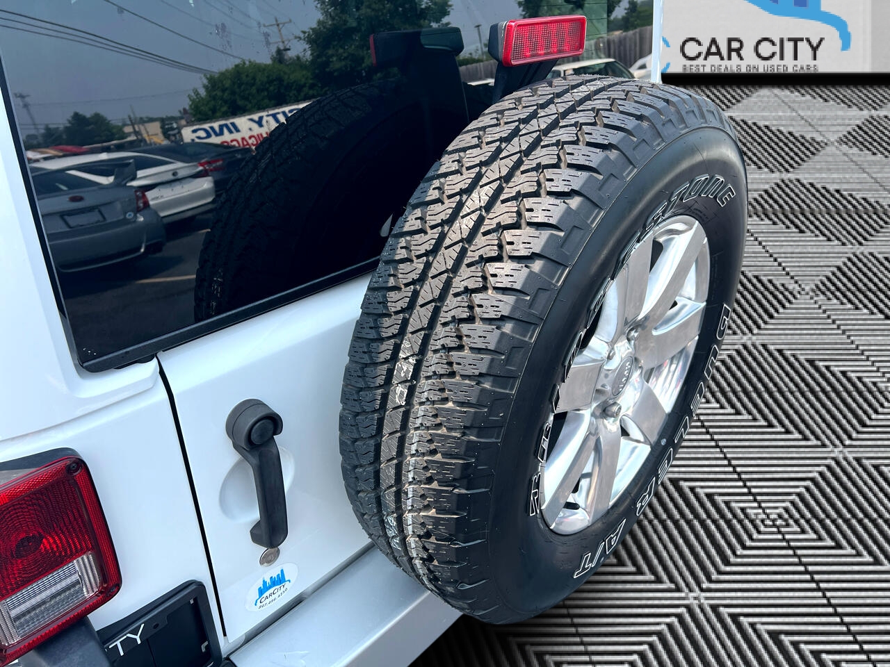 Jeep Wrangler Unlimited Sahara 4WD 2015