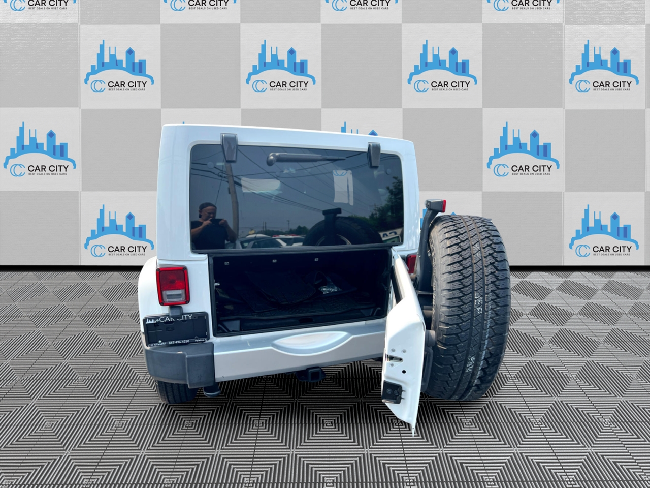 Jeep Wrangler Unlimited Sahara 4WD 2015