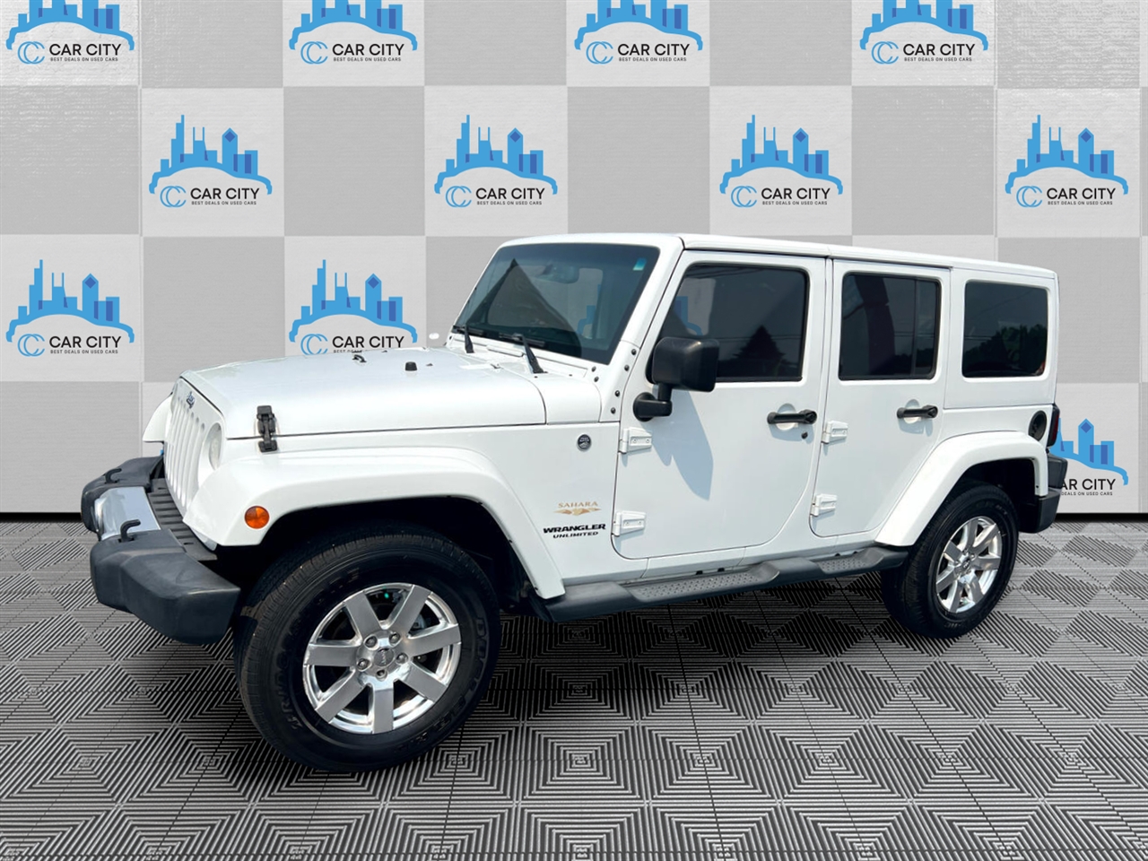 Jeep Wrangler Unlimited Sahara 4WD 2015
