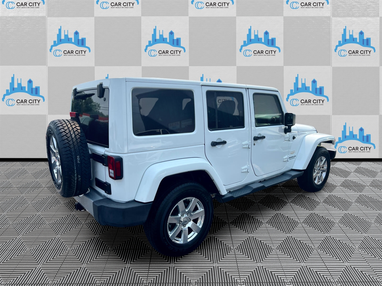Jeep Wrangler Unlimited Sahara 4WD 2015