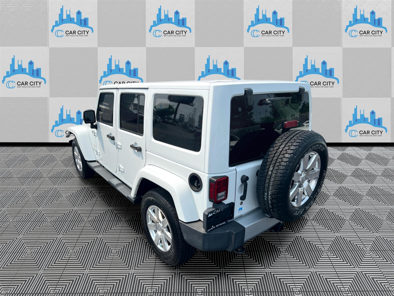 Jeep Wrangler Unlimited Sahara 4WD 2015