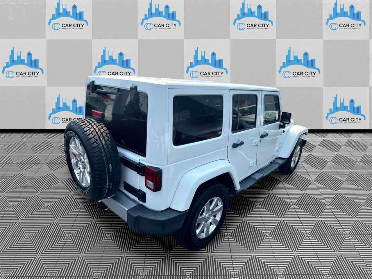 Jeep Wrangler Unlimited Sahara 4WD 2015