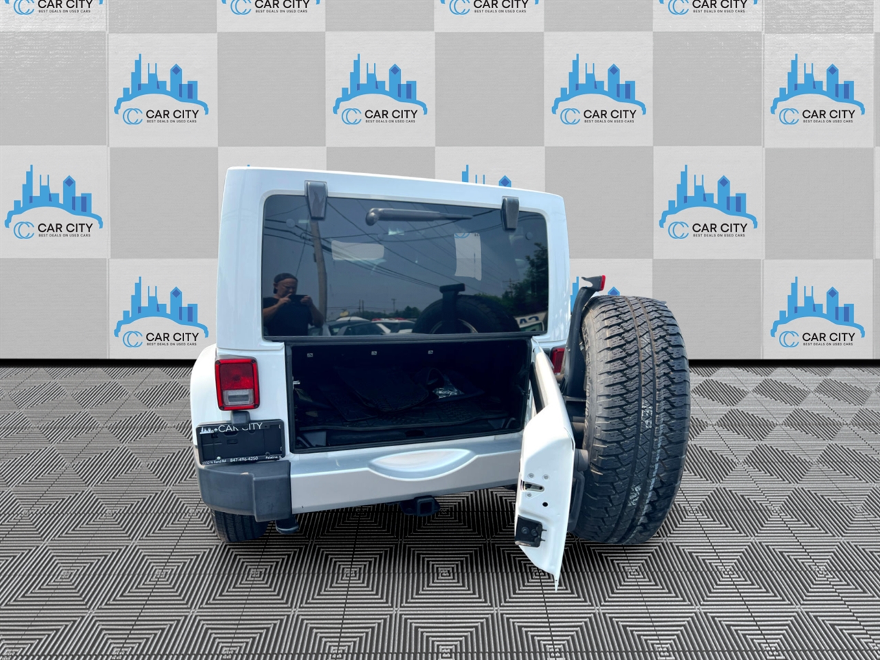 Jeep Wrangler Unlimited Sahara 4WD 2015