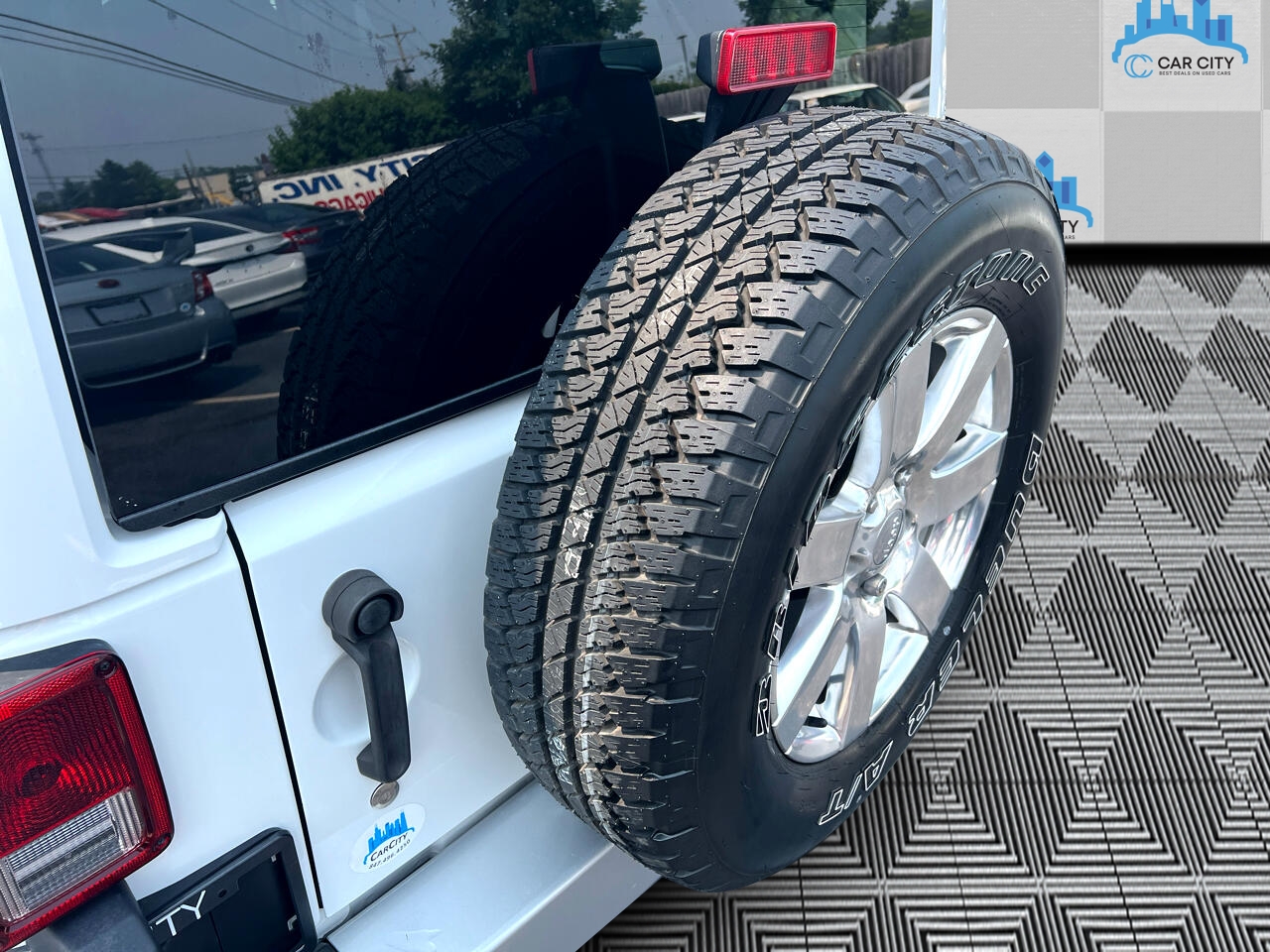 Jeep Wrangler Unlimited Sahara 4WD 2015