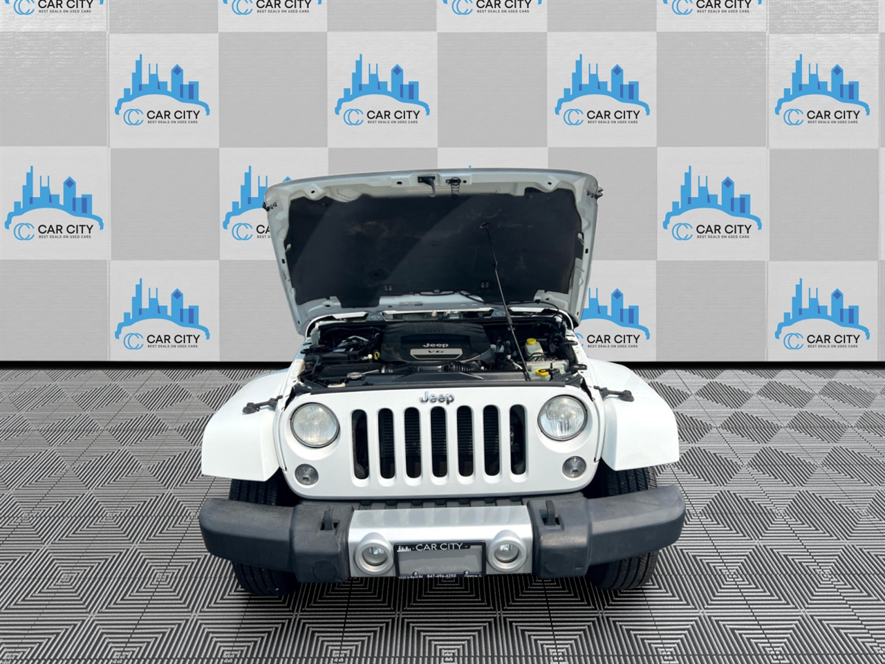 Jeep Wrangler Unlimited Sahara 4WD 2015