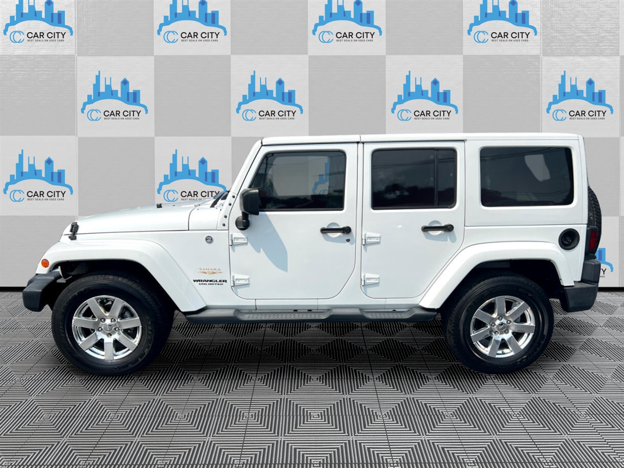 Jeep Wrangler Unlimited Sahara 4WD 2015
