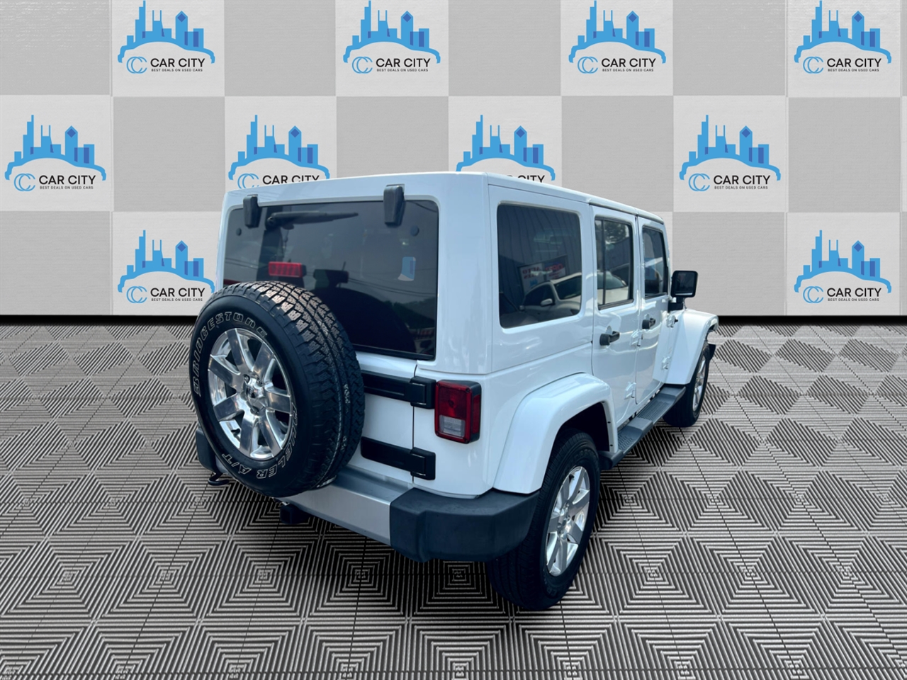 Jeep Wrangler Unlimited Sahara 4WD 2015