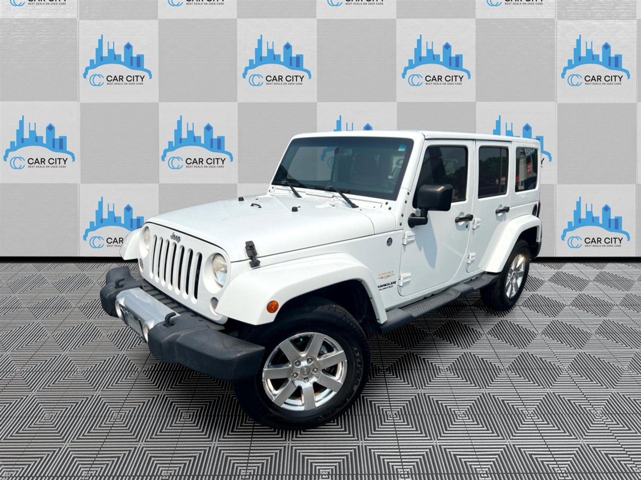 Jeep Wrangler Unlimited Sahara 4WD 2015