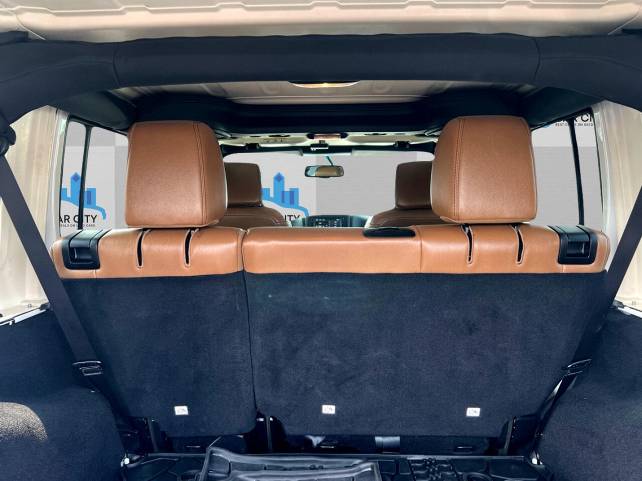 Jeep Wrangler Unlimited Sahara 4WD 2015