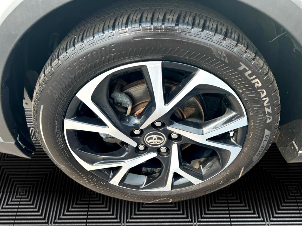 2018 Toyota C-HR XLE photo 4
