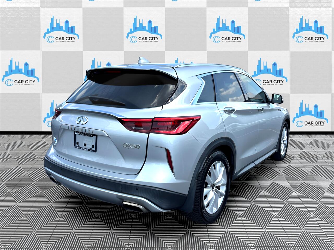2019 Infiniti QX50 PURE AWD photo 5