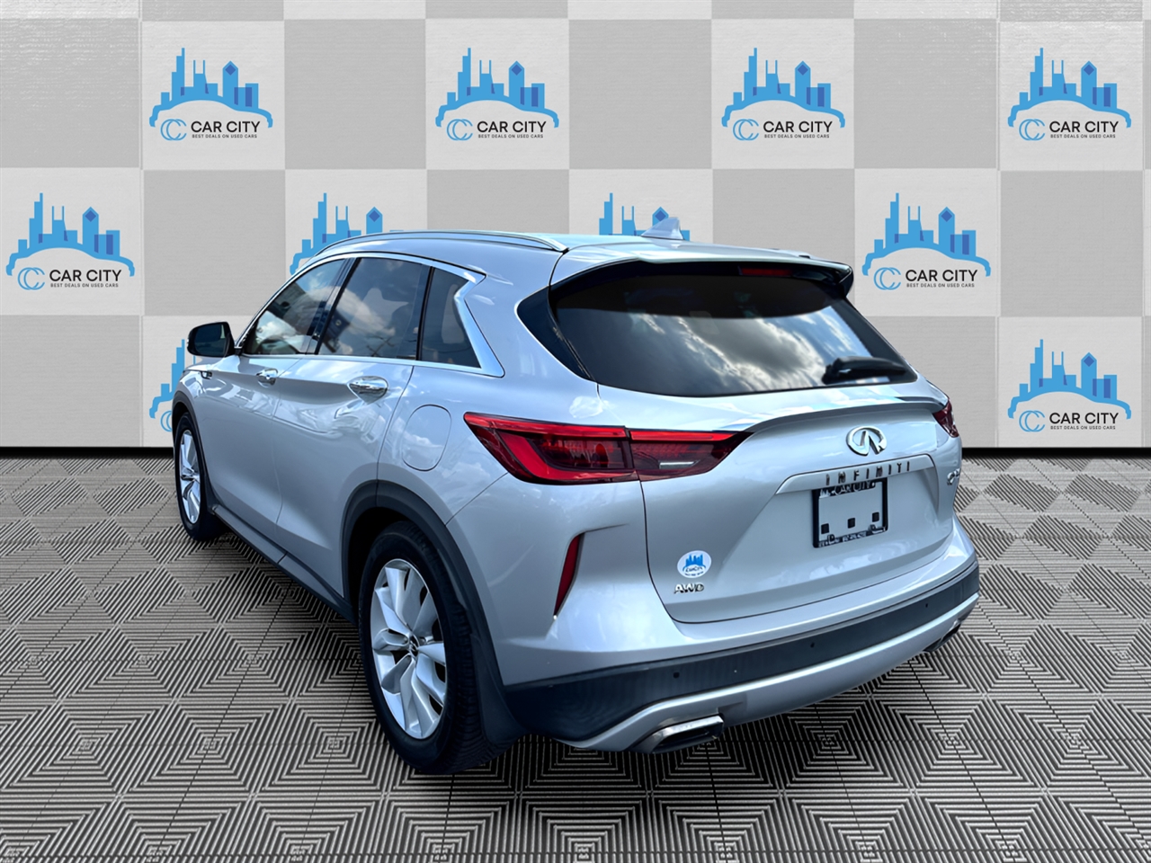 2019 Infiniti QX50 PURE AWD photo 2