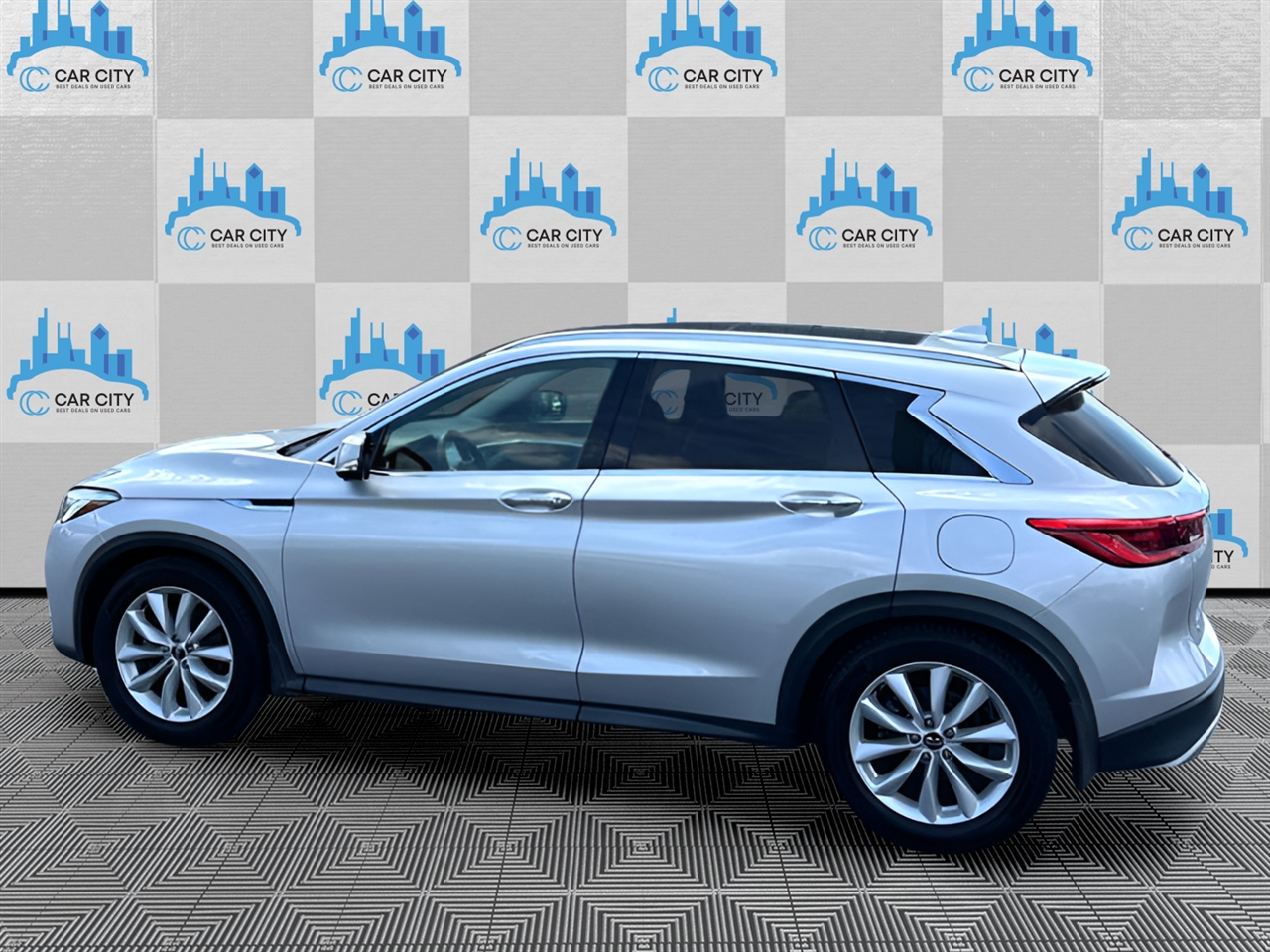 2019 Infiniti QX50 PURE AWD photo 3