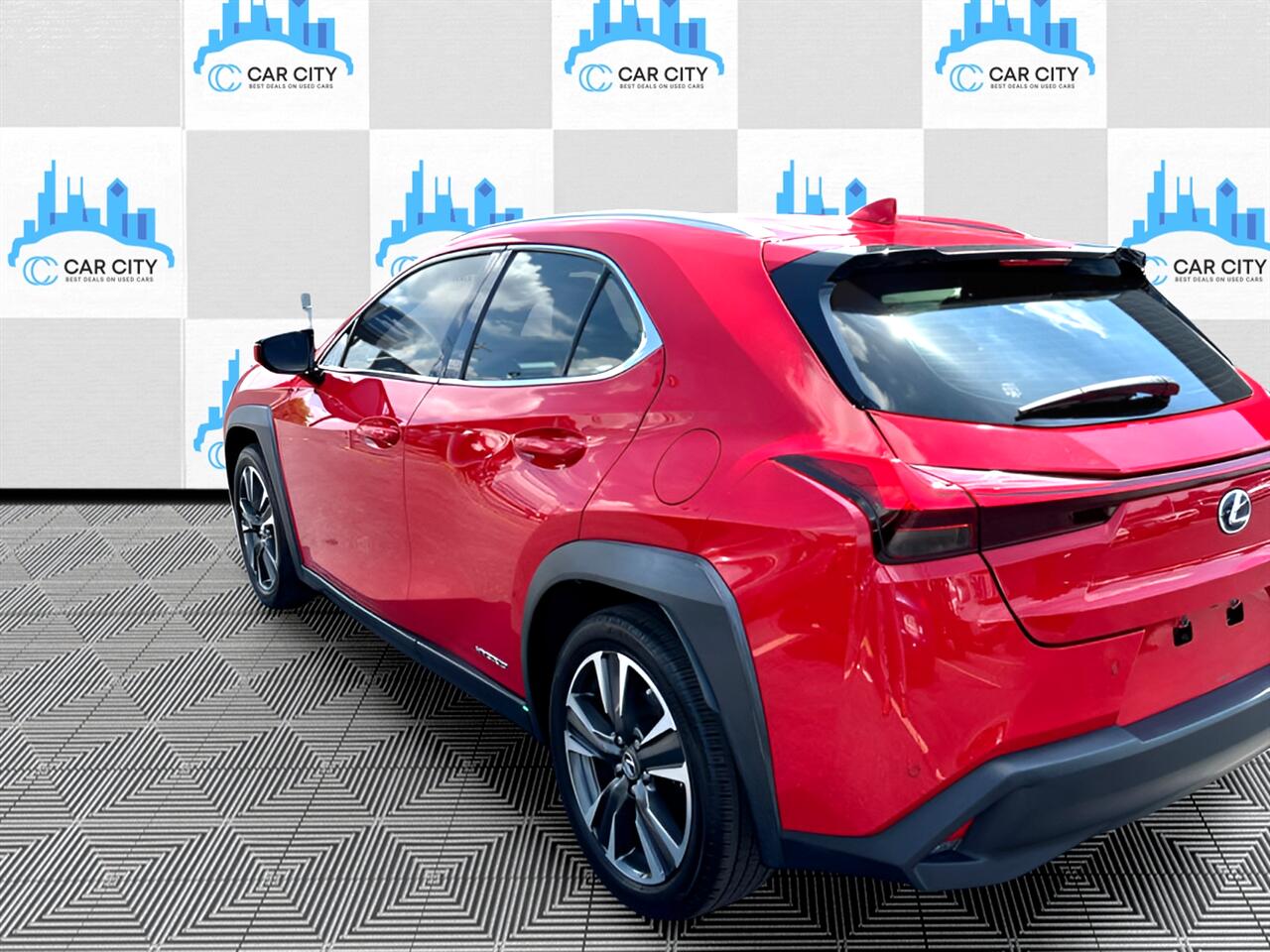 2019 Lexus UX 250h F SPORT photo 3