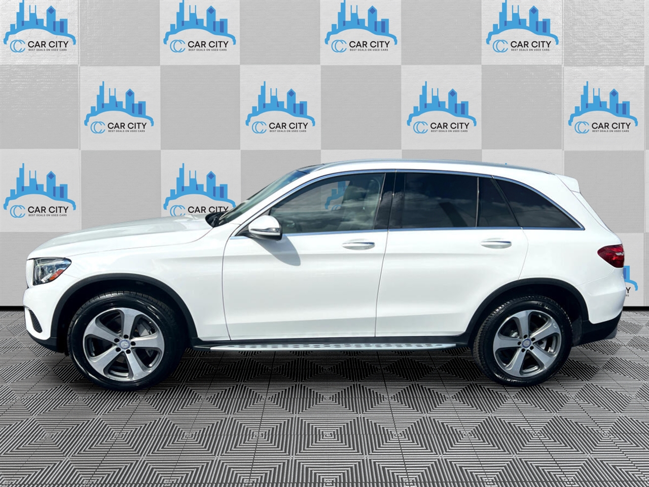 Mercedes-Benz GLC-Class GLC300 4MATIC 2017