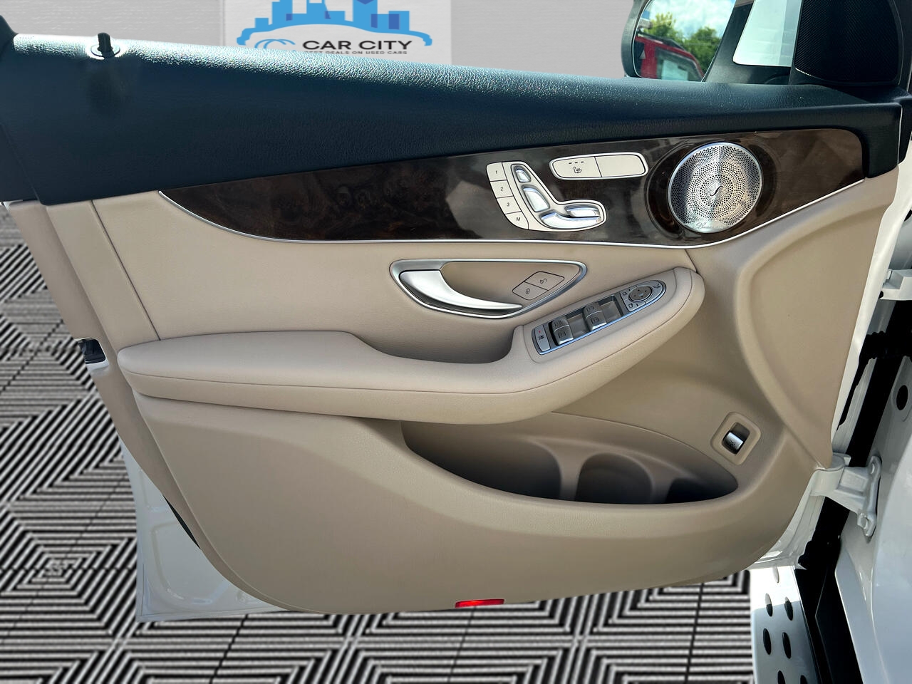 Mercedes-Benz GLC-Class GLC300 4MATIC 2017