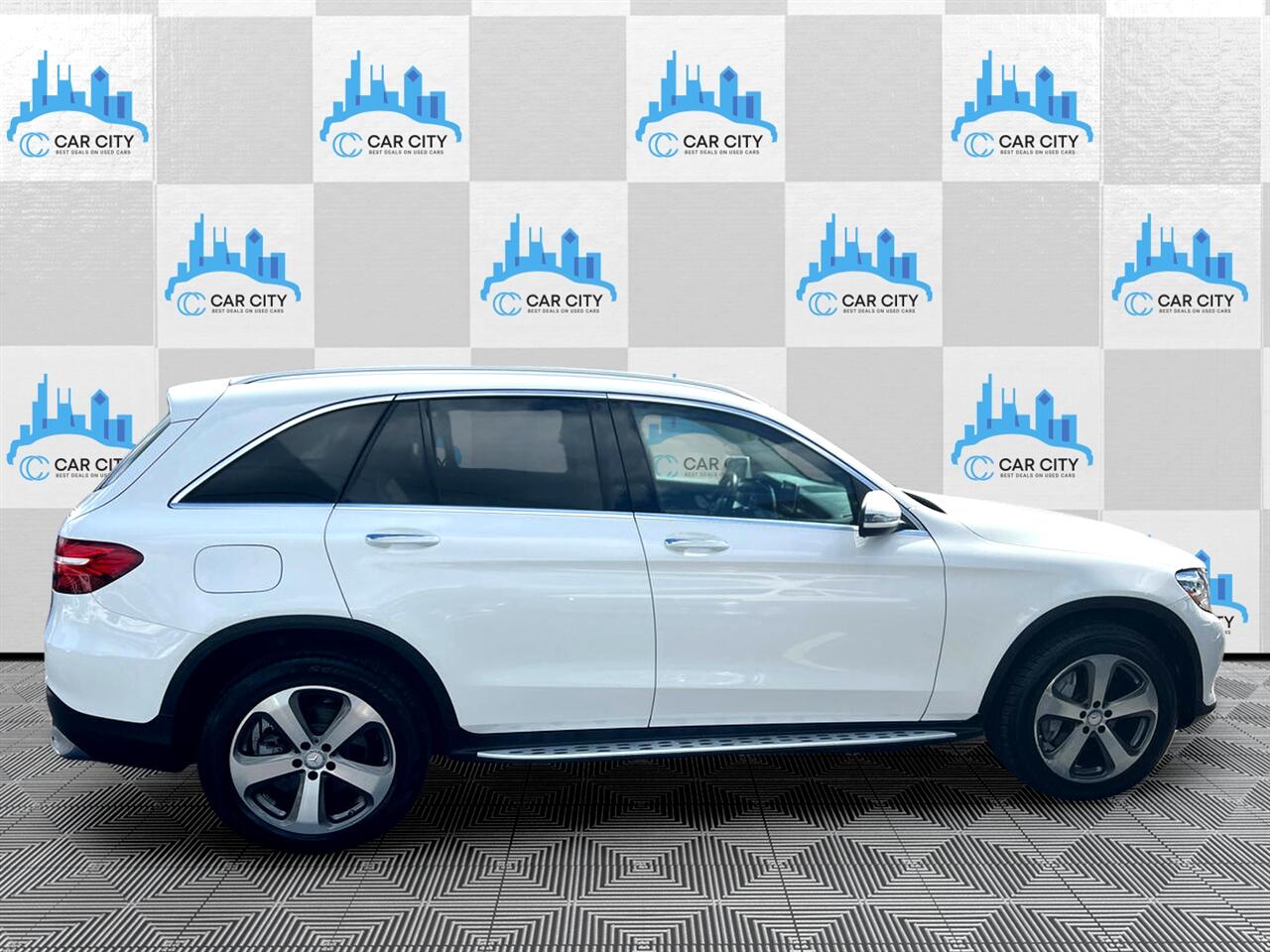Mercedes-Benz GLC-Class GLC300 4MATIC 2017