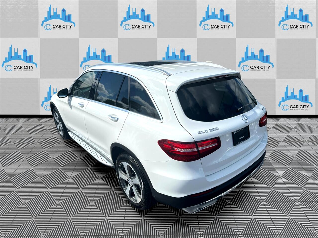 Mercedes-Benz GLC-Class GLC300 4MATIC 2017