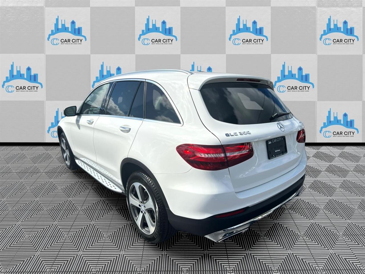 Mercedes-Benz GLC-Class GLC300 4MATIC 2017
