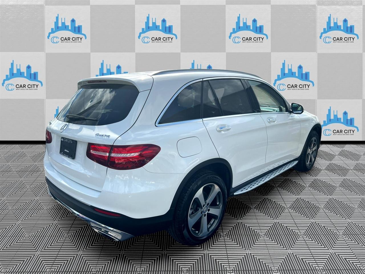 Mercedes-Benz GLC-Class GLC300 4MATIC 2017