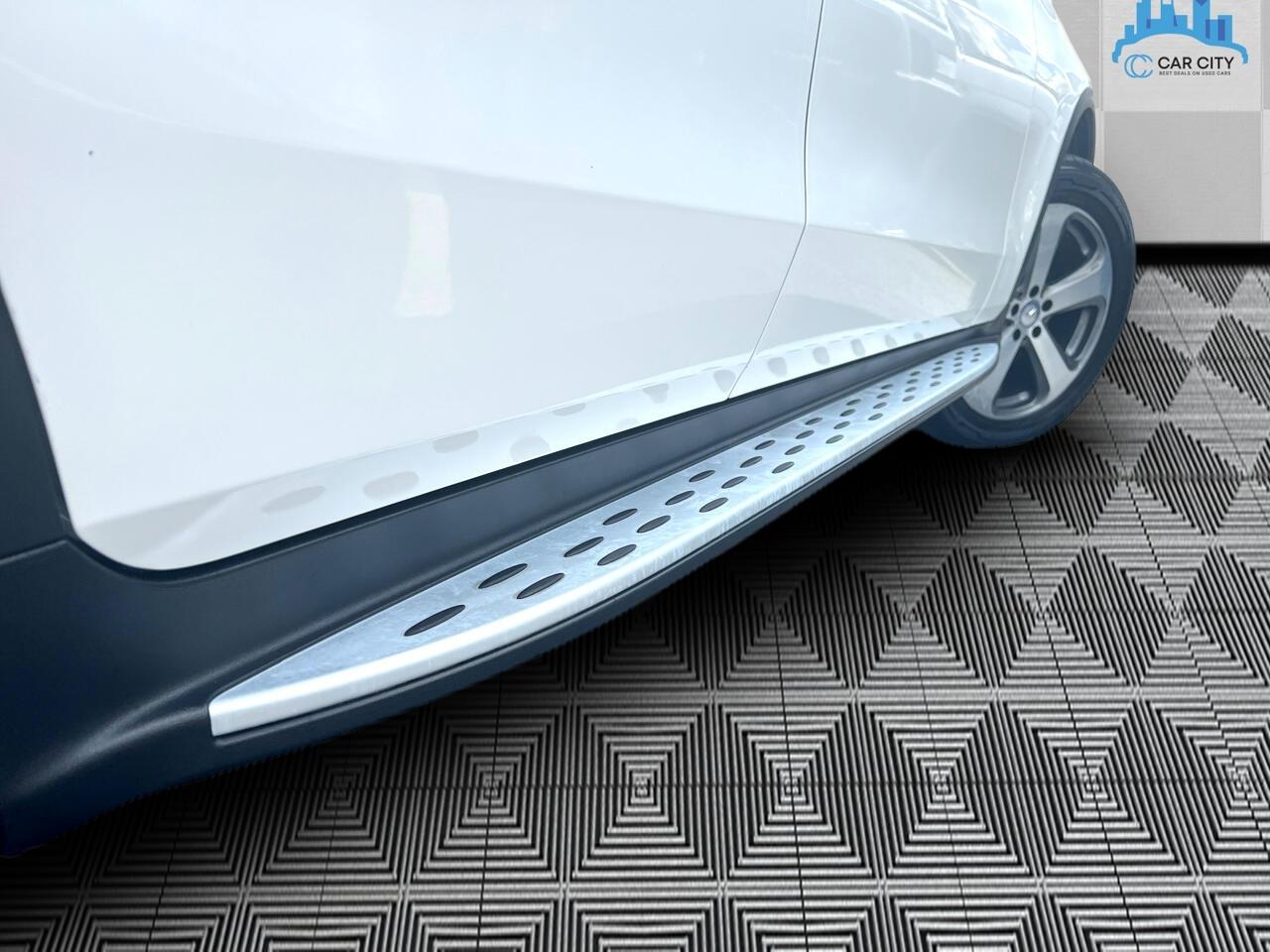 Mercedes-Benz GLC-Class GLC300 4MATIC 2017