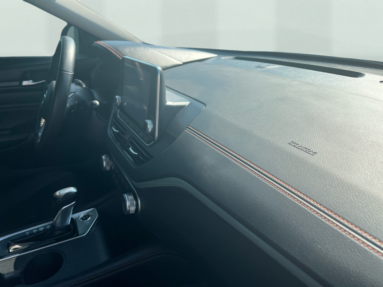 2022 Nissan Altima SR photo 3