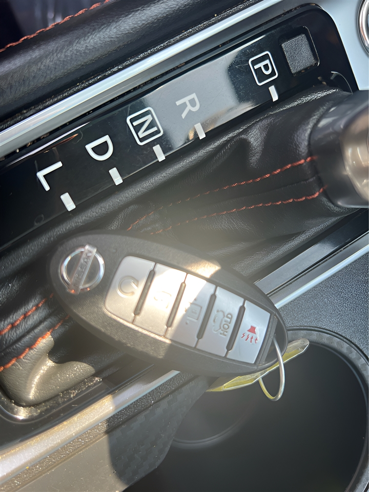 2022 Nissan Altima SR photo 4