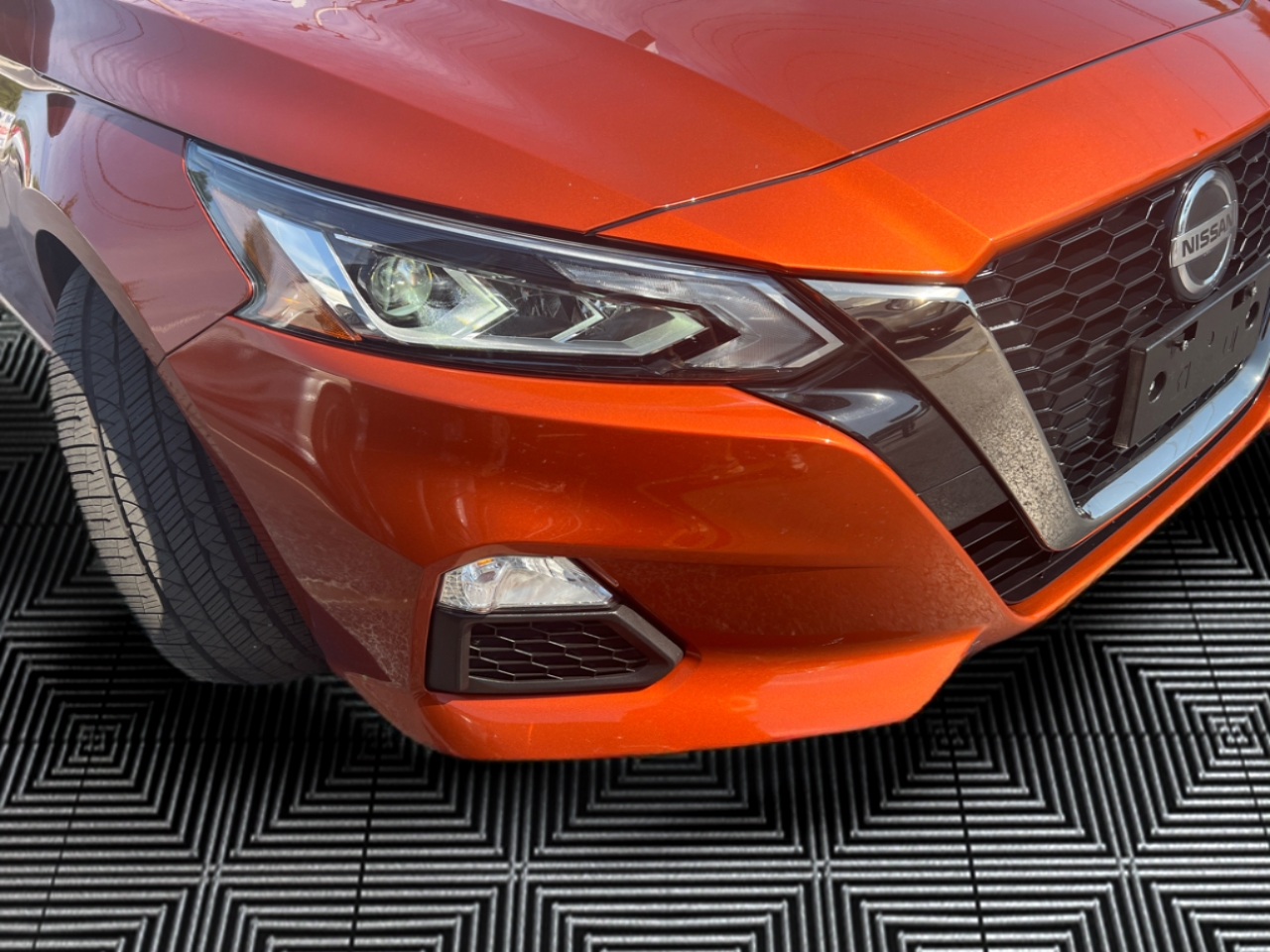 2022 Nissan Altima SR photo 8
